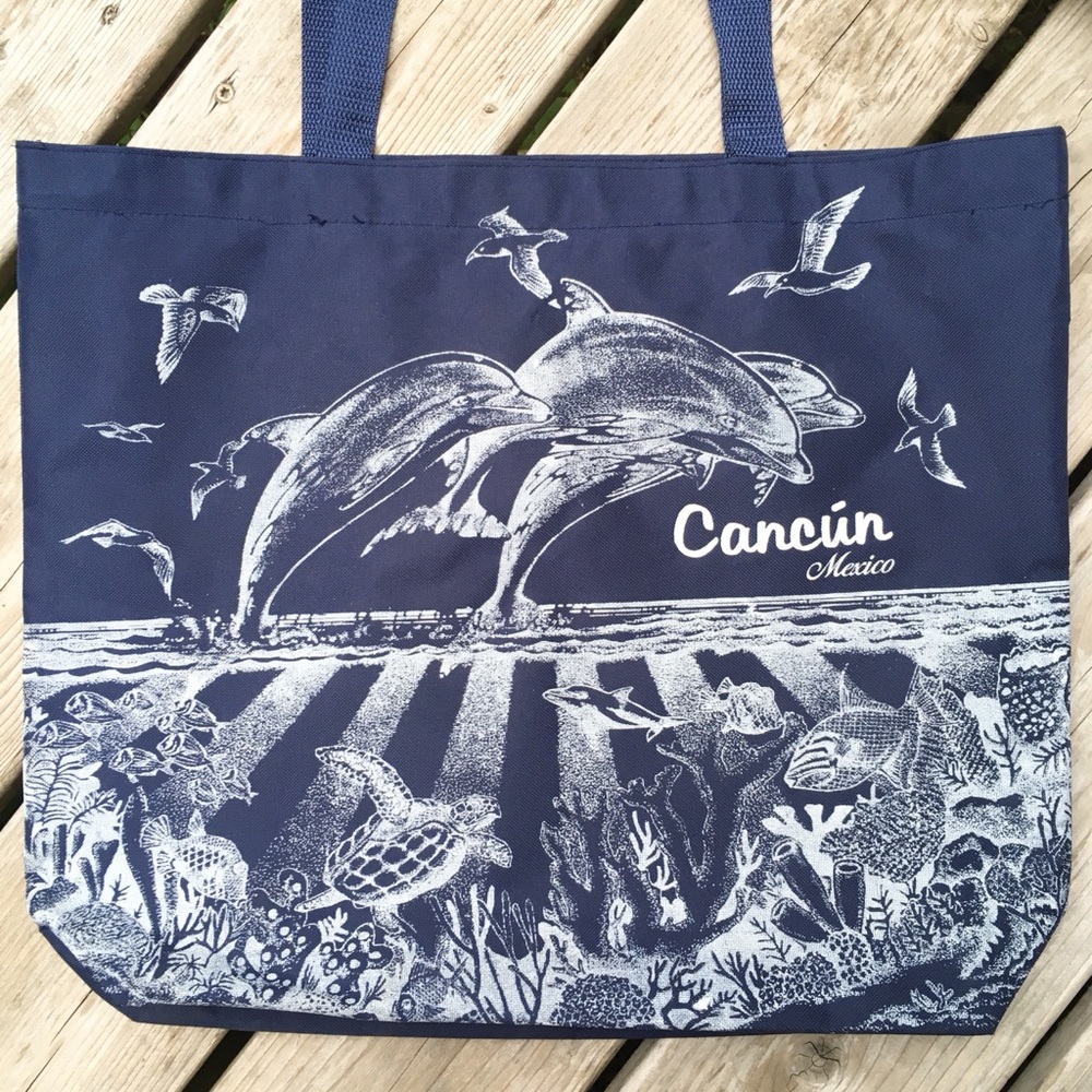 ⭐️HP⭐️ Zip Top Cancun Beach Tote - Picture 2 of 6